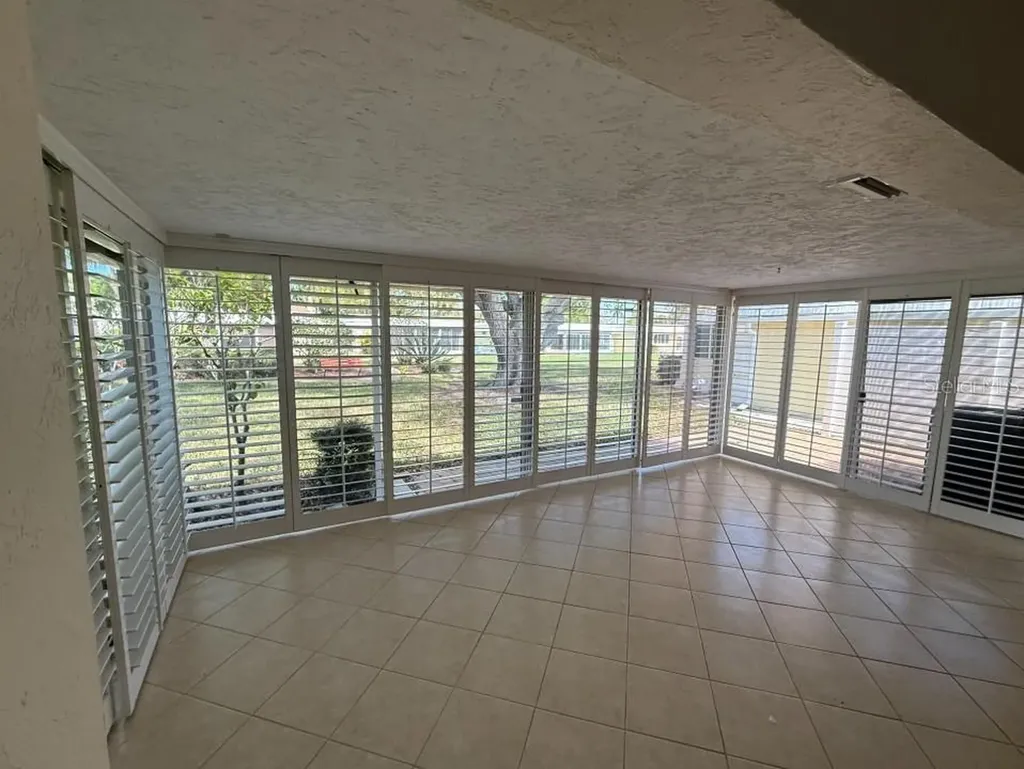5835 Tidewood Avenue Sarasota FL 34231