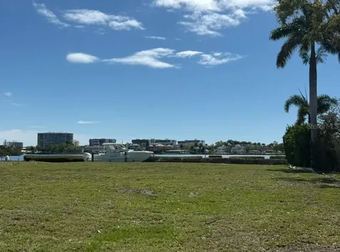 5835 Tidewood Avenue Sarasota FL 34231