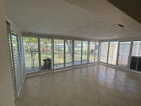 5835 Tidewood Avenue Sarasota FL 34231