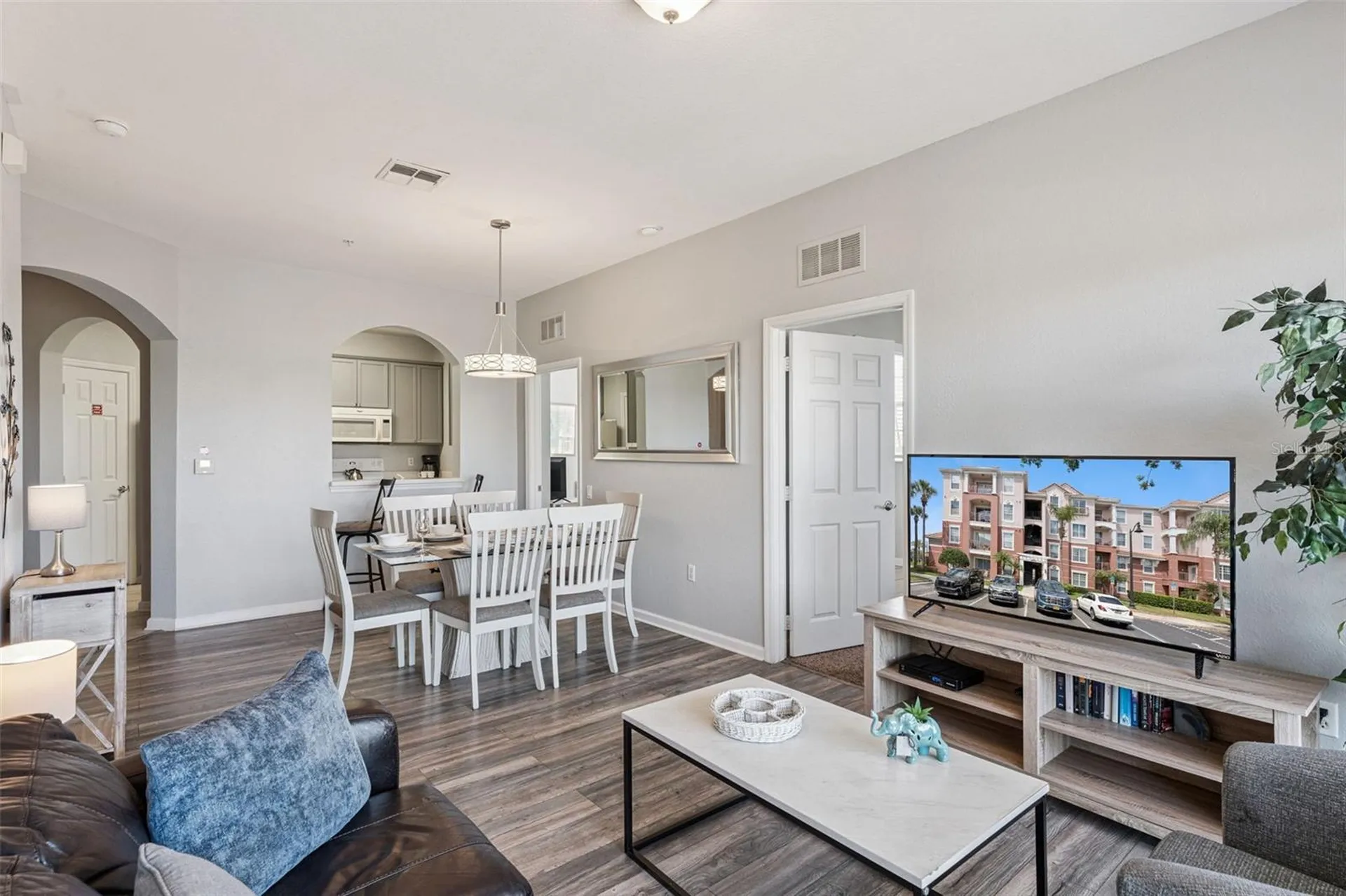 4862 Cayview Avenue Orlando FL 32819