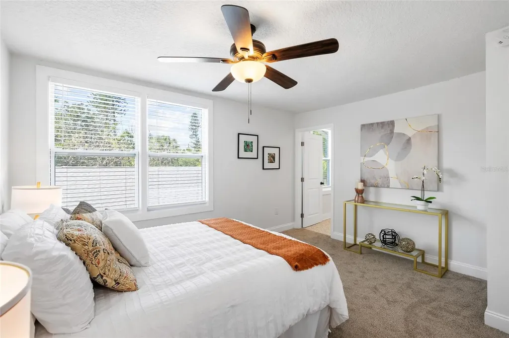 718 34th Avenue S St Petersburg FL 33705