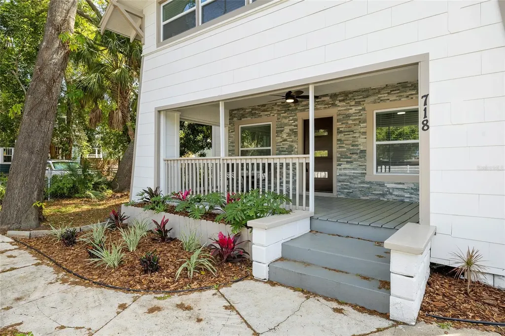 718 34th Avenue S St Petersburg FL 33705