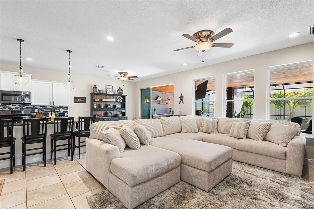 189 Magneta Loop Auburndale FL 33823