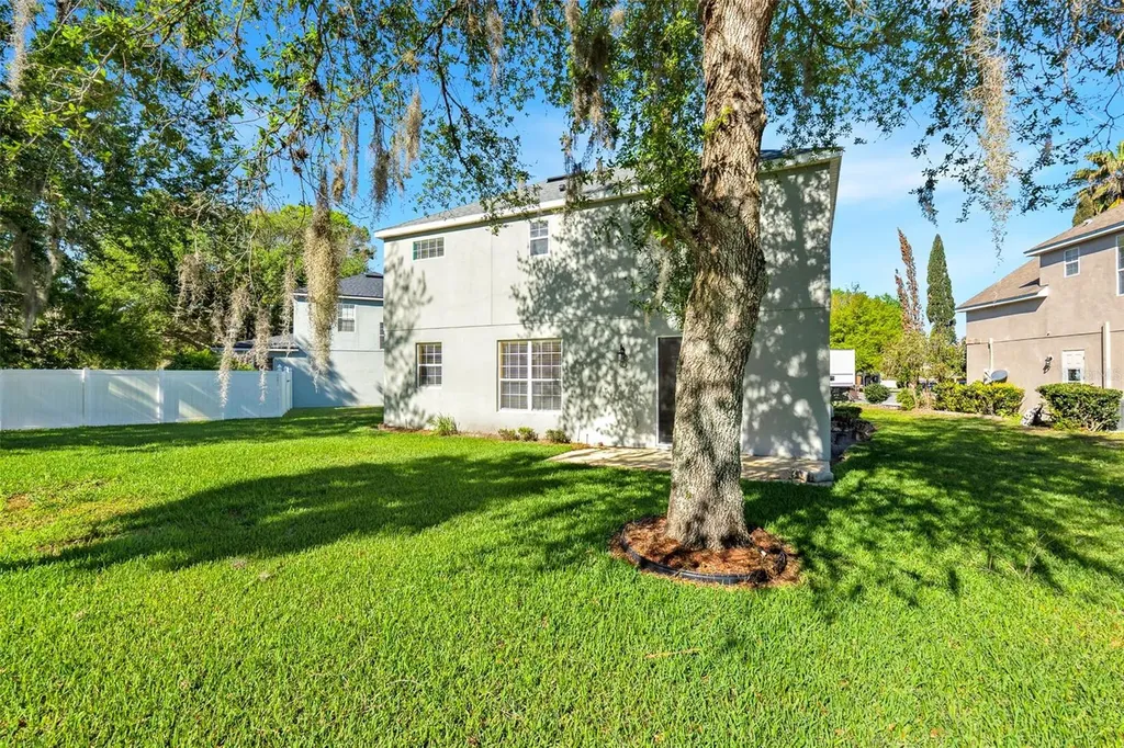 413 Split Oak Court Eustis FL 32736