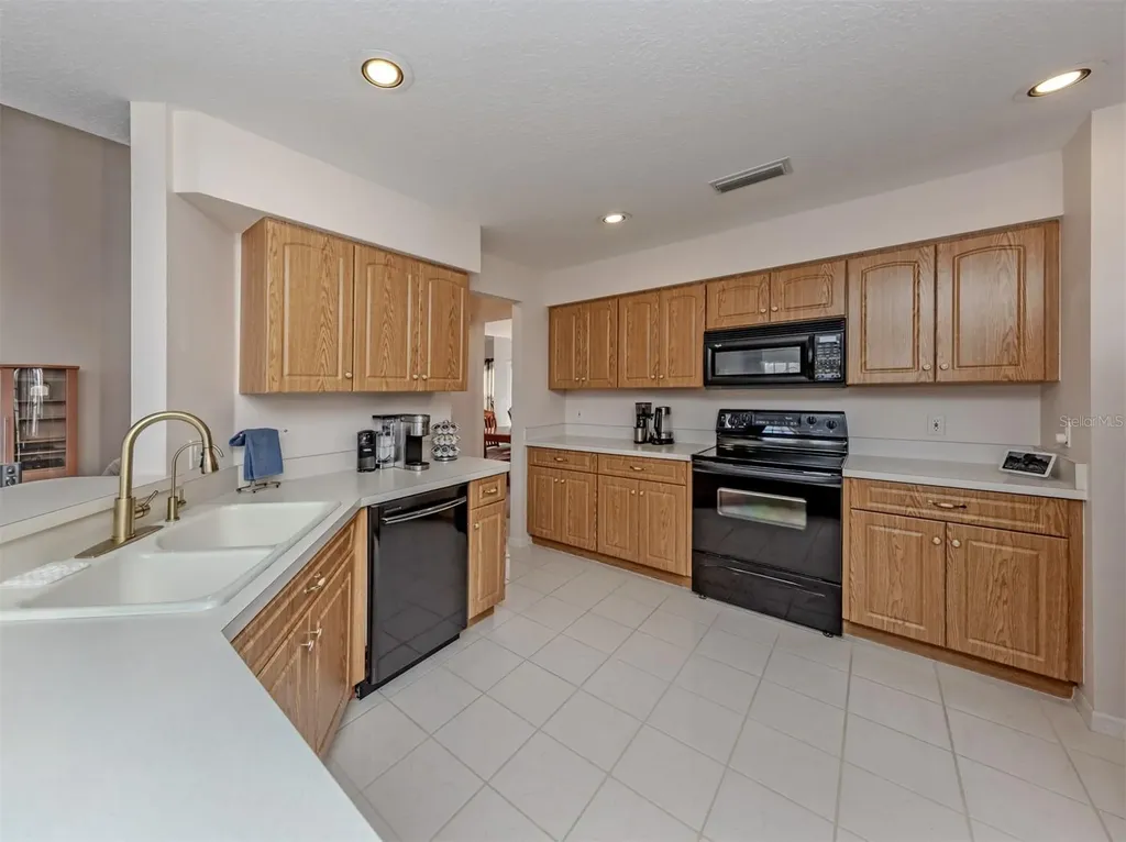 897 Colonial Road Venice FL 34293