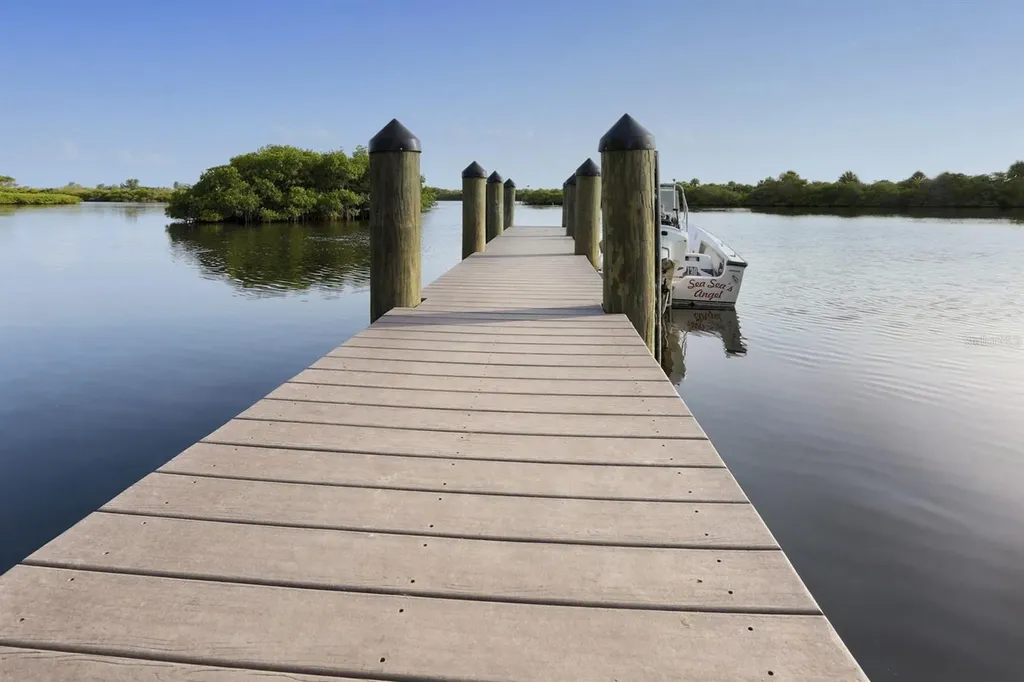 897 Colonial Road Venice FL 34293