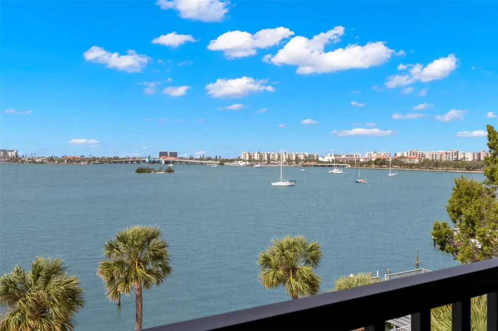 1848 Shore Drive S South Pasadena FL 33707