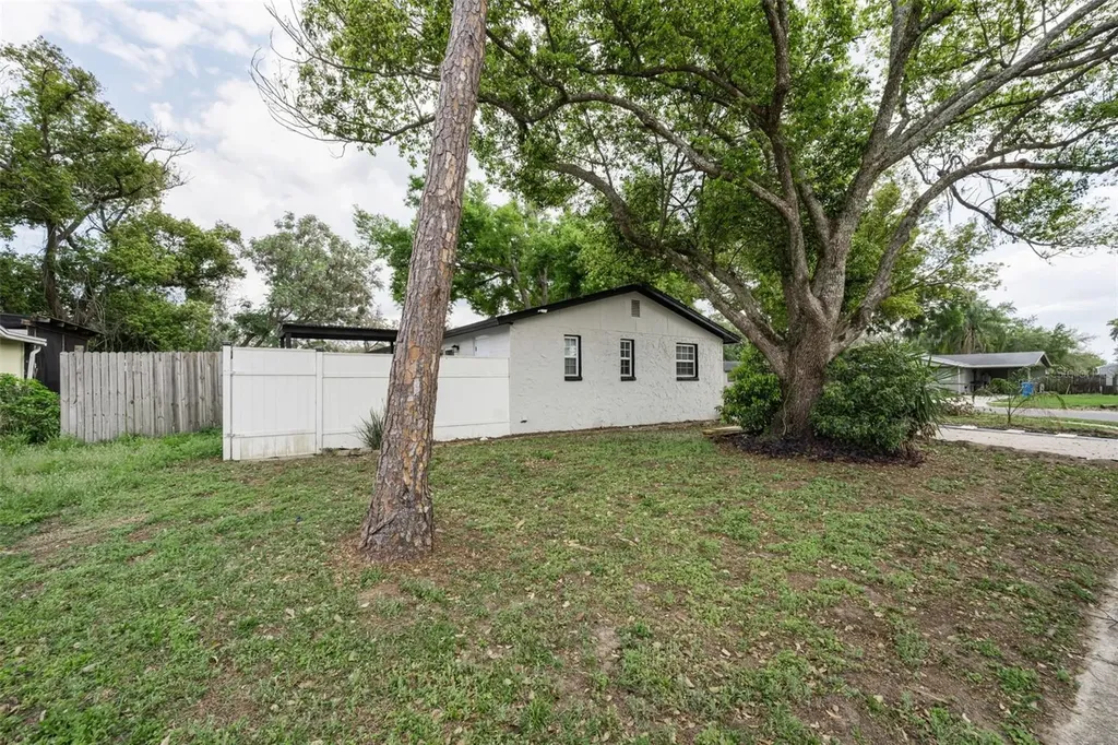 801 Walnut Drive Seffner FL 33584