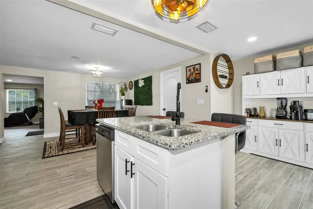 801 Walnut Drive Seffner FL 33584