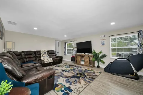 801 Walnut Drive Seffner FL 33584