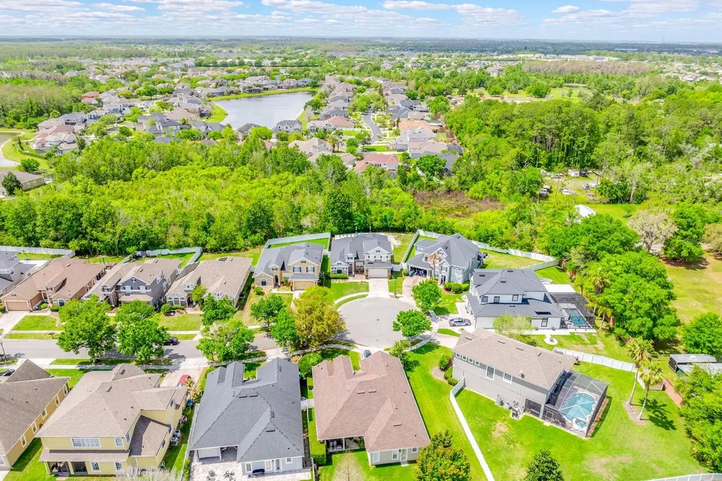 318 Tudor Spring Court Orlando FL 32828