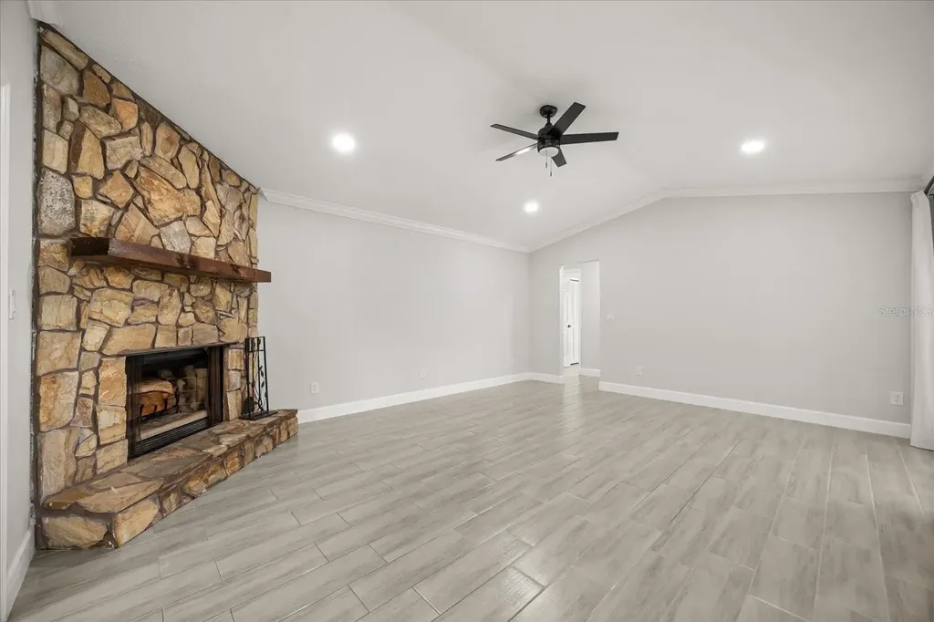 627 Mellowood Avenue Orlando FL 32825