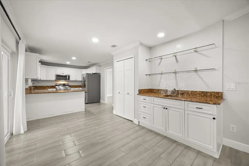 627 Mellowood Avenue Orlando FL 32825