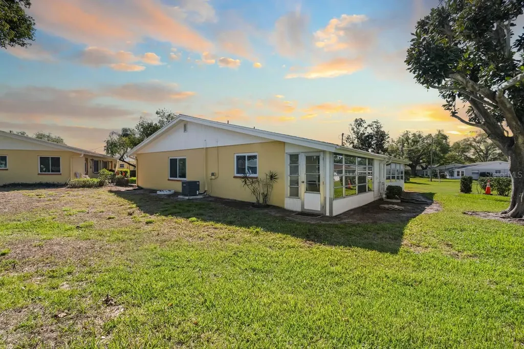 401 Dorchester Place Sun City Center FL 33573