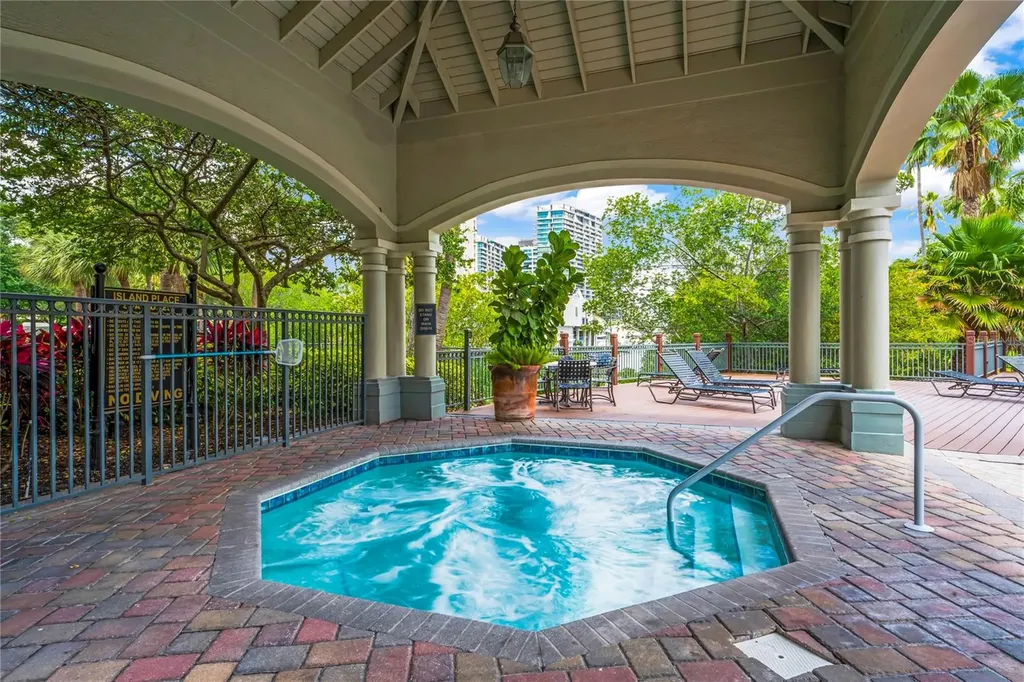625 Tropical Breeze Way Tampa FL 33602