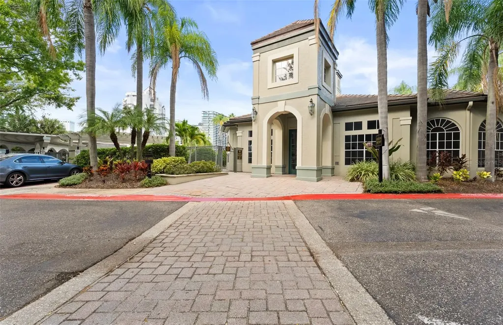 625 Tropical Breeze Way Tampa FL 33602