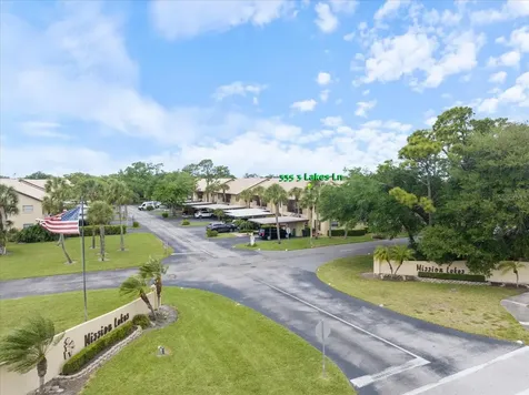 335 Three Lakes Lane Venice FL 34285