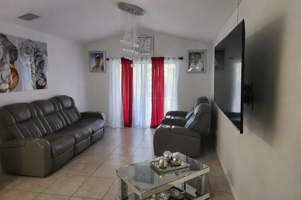 6115 N Albany Avenue Tampa FL 33604