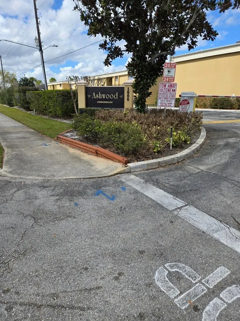 1000 Lake Of The Woods Boulevard Casselberry FL 32730