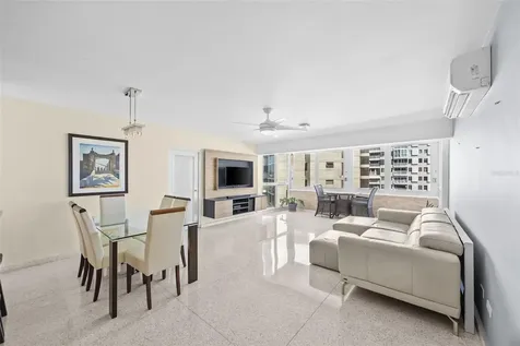 4429 Avenue Isla Verde Carolina PR 00979