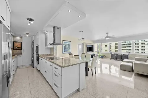 4429 Avenue Isla Verde Carolina PR 00979