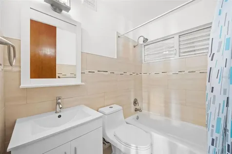 4429 Avenue Isla Verde Carolina PR 00979
