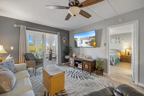 708 Tamiami Trail S Venice FL 34285