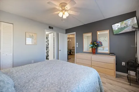 708 Tamiami Trail S Venice FL 34285