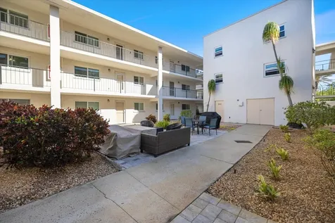 708 Tamiami Trail S Venice FL 34285