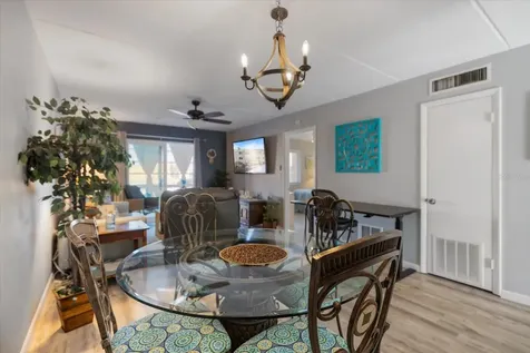708 Tamiami Trail S Venice FL 34285