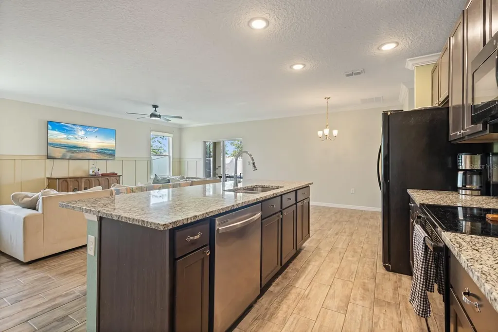 338 Pinecrest Loop Davenport FL 33837