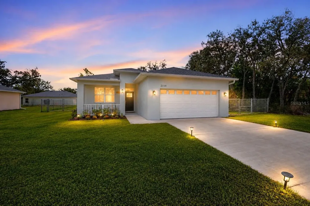 2118 W Hampshire Boulevard Citrus Springs FL 34434