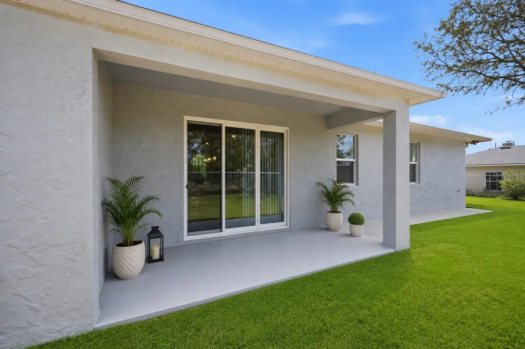 2118 W Hampshire Boulevard Citrus Springs FL 34434