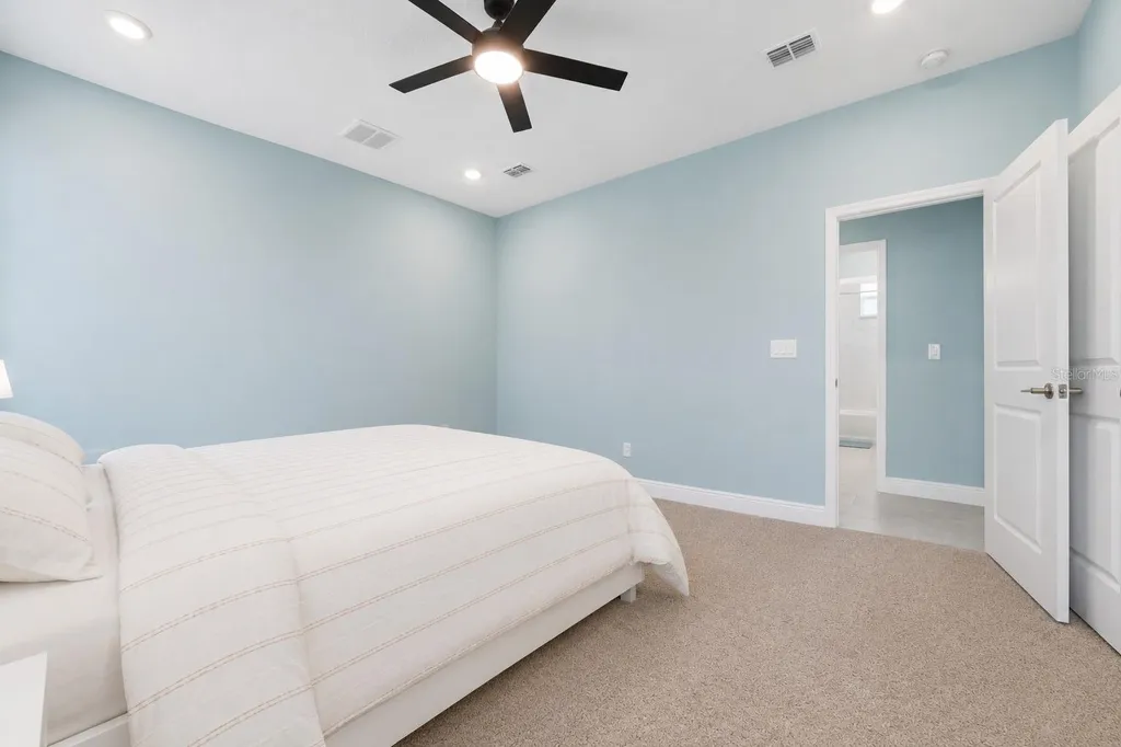 2118 W Hampshire Boulevard Citrus Springs FL 34434