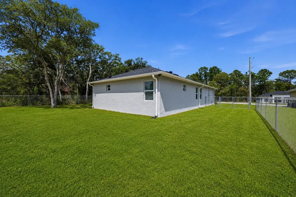 2118 W Hampshire Boulevard Citrus Springs FL 34434