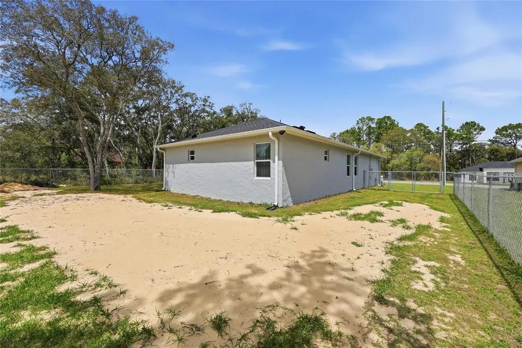 2118 W Hampshire Boulevard Citrus Springs FL 34434