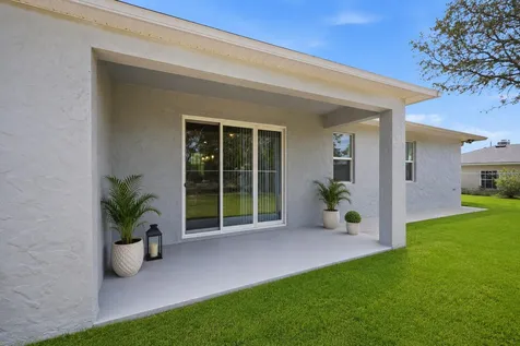 2118 W Hampshire Boulevard Citrus Springs FL 34434