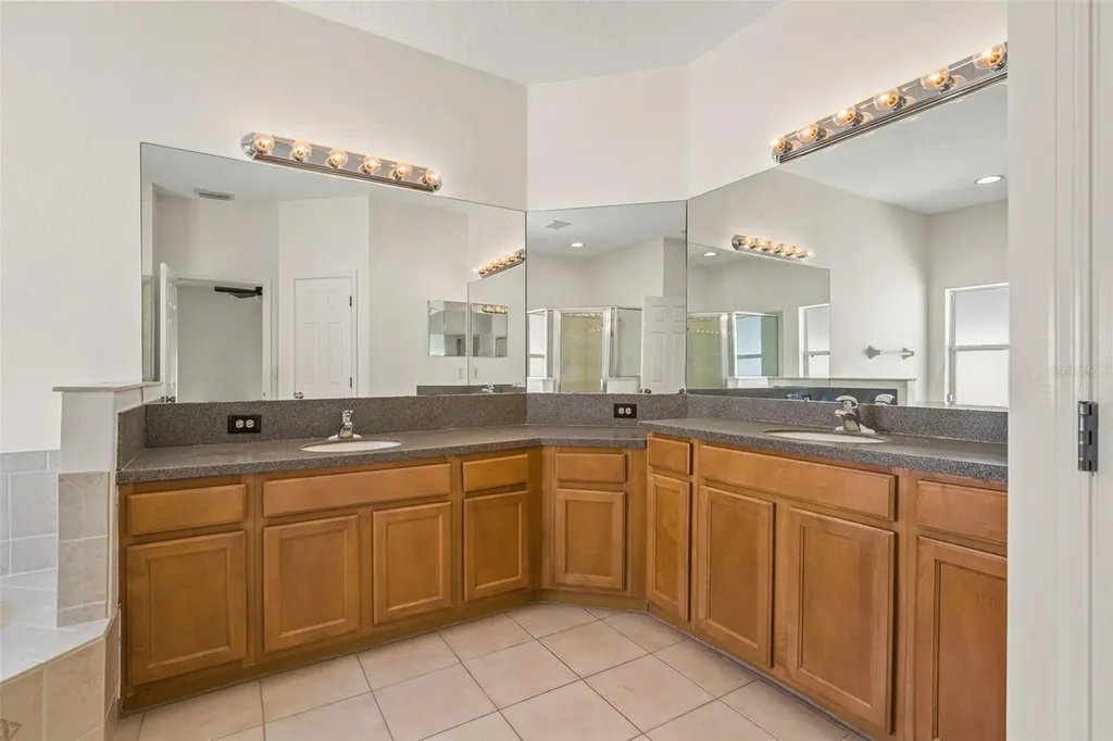 518 York Dale Drive Ruskin FL 33570