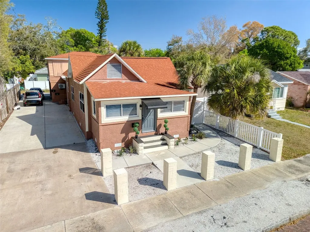 675 16th Avenue S St Petersburg FL 33701
