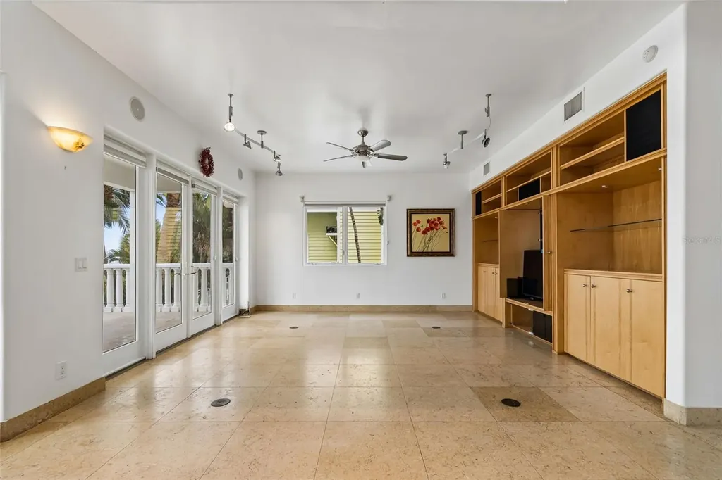 2811 Sunset Way St Pete Beach FL 33706