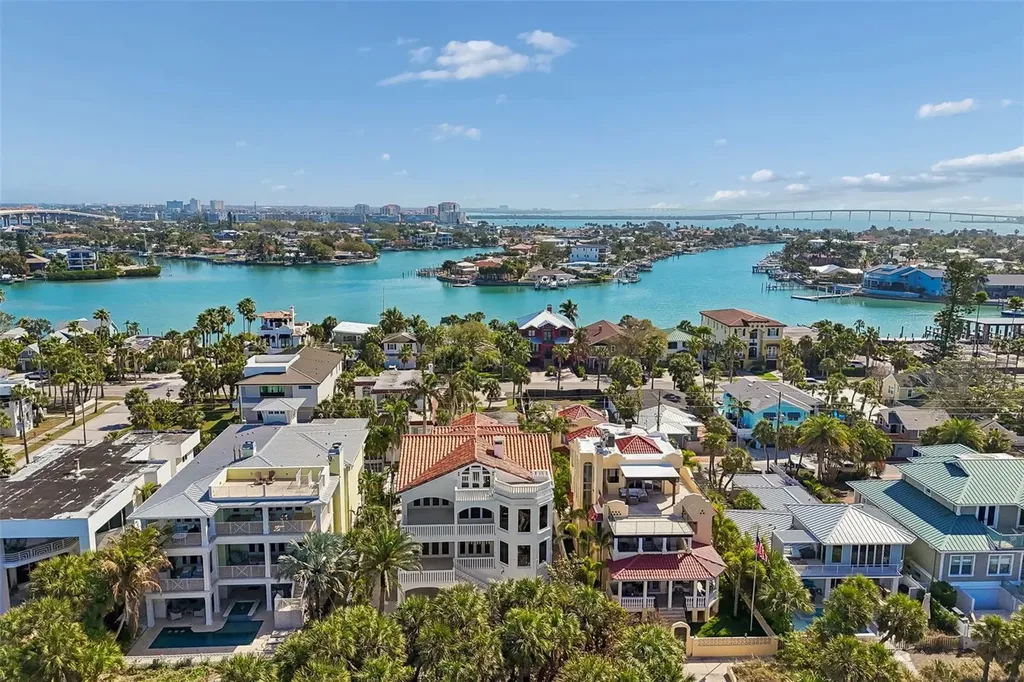 2811 Sunset Way St Pete Beach FL 33706