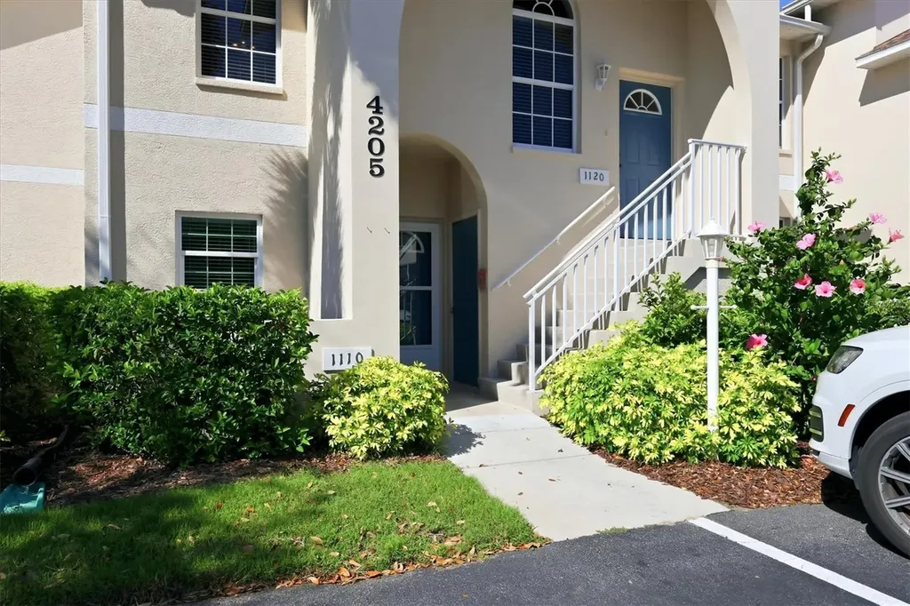 4205 Castlebridge Lane Sarasota FL 34238