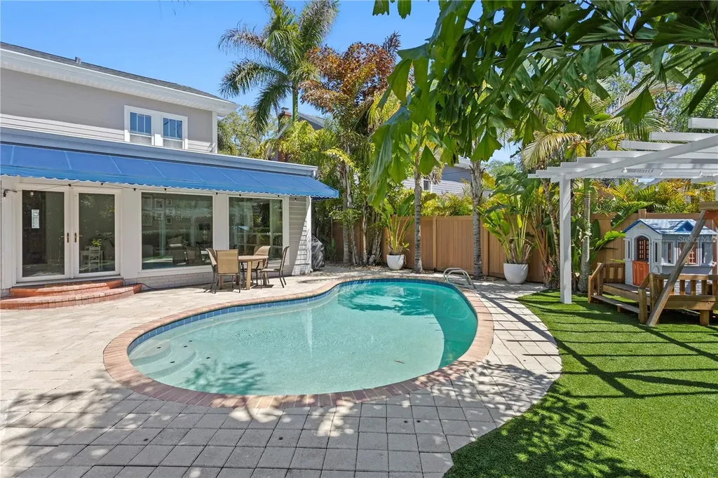 2810 W Morrison Avenue Tampa FL 33629