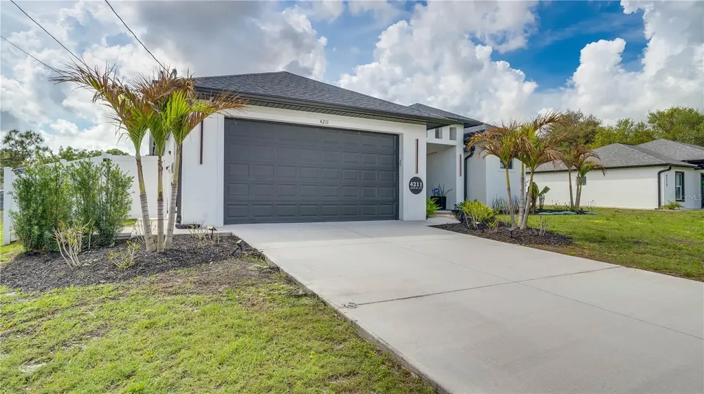 4211 10th Street SW Lehigh Acres FL 33976