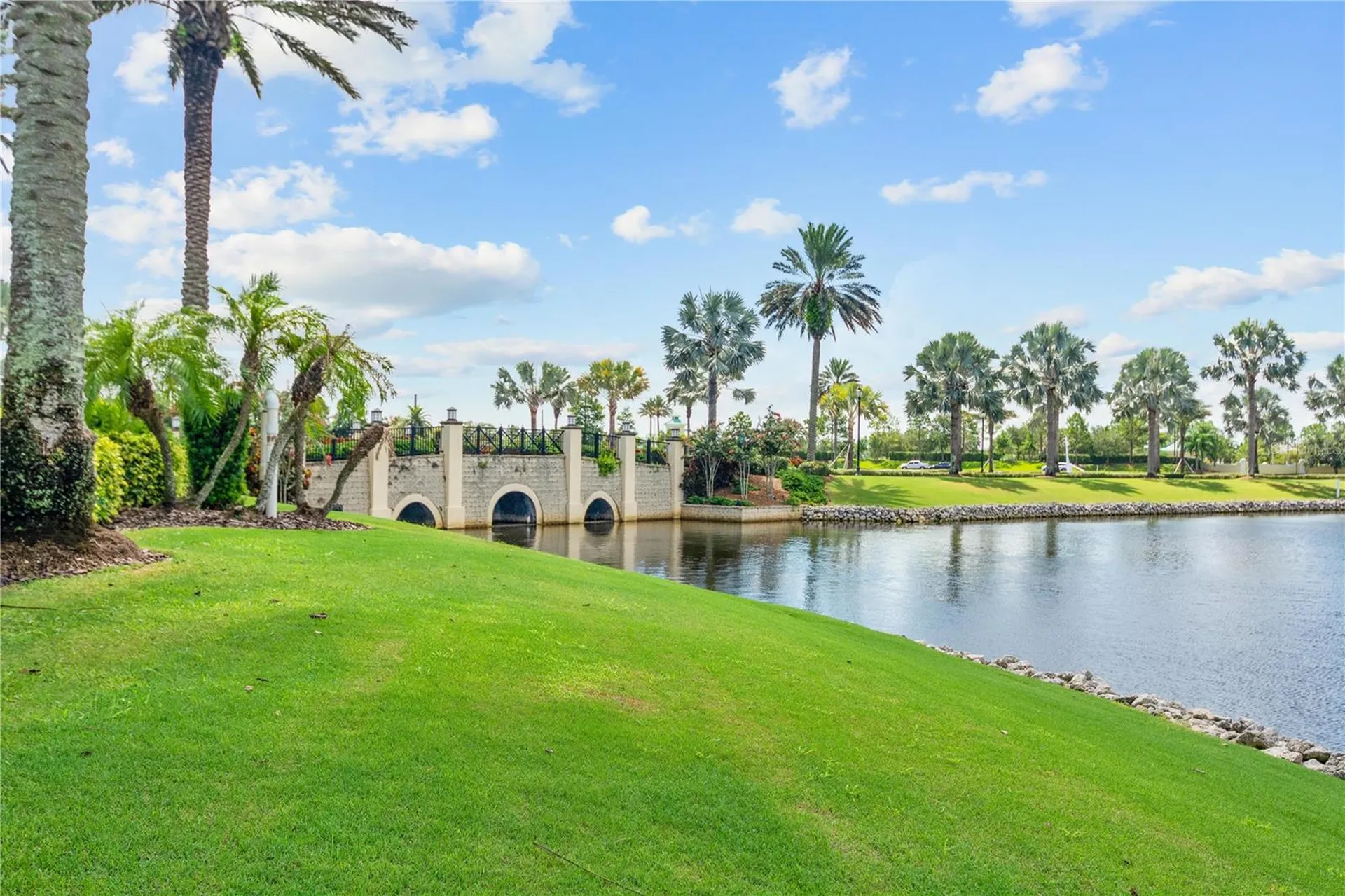 315 Blackrock Lane Apollo Beach FL 33572
