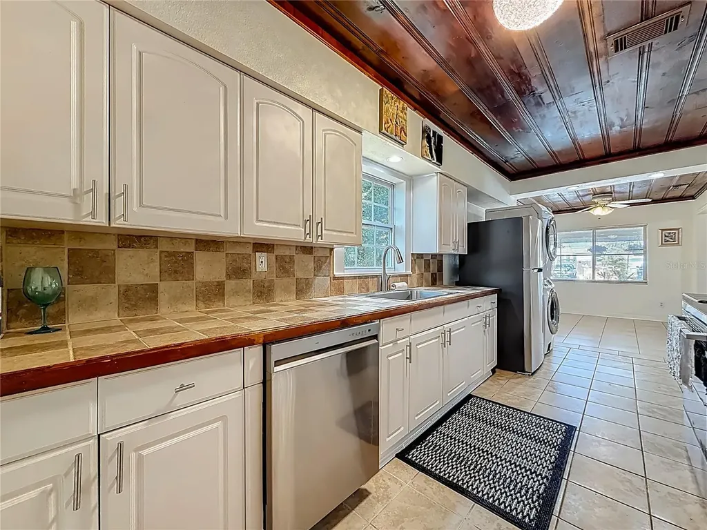 5202 9th Avenue S Gulfport FL 33707