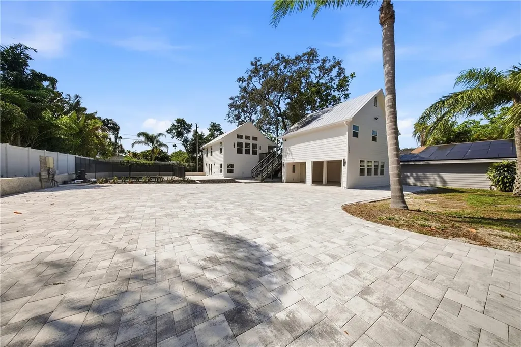 1109 Charles Street Clearwater FL 33755