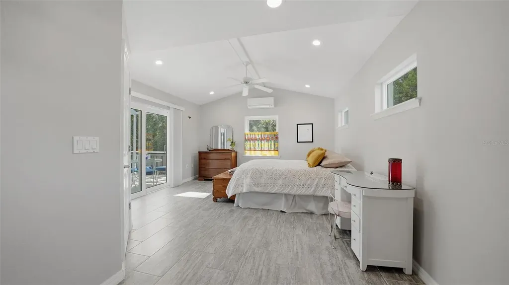 4668 Hamlets Grove Drive Sarasota FL 34235