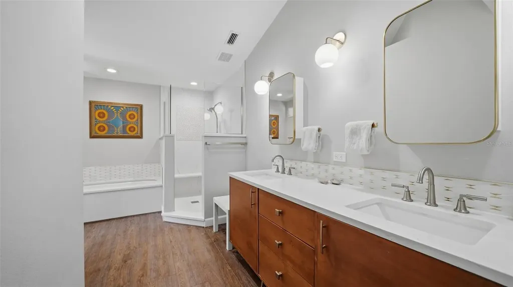4668 Hamlets Grove Drive Sarasota FL 34235