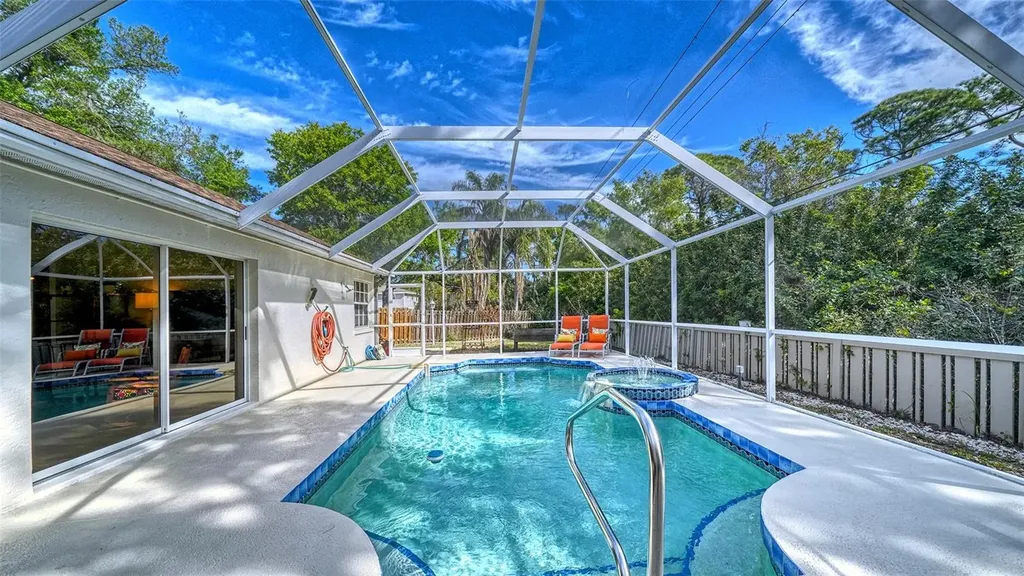 4668 Hamlets Grove Drive Sarasota FL 34235